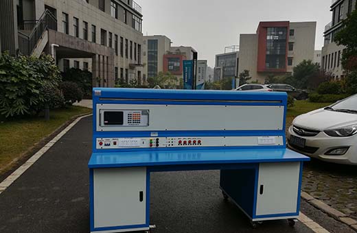 為浙江機器人廠定做的三相標準源校驗臺完工！